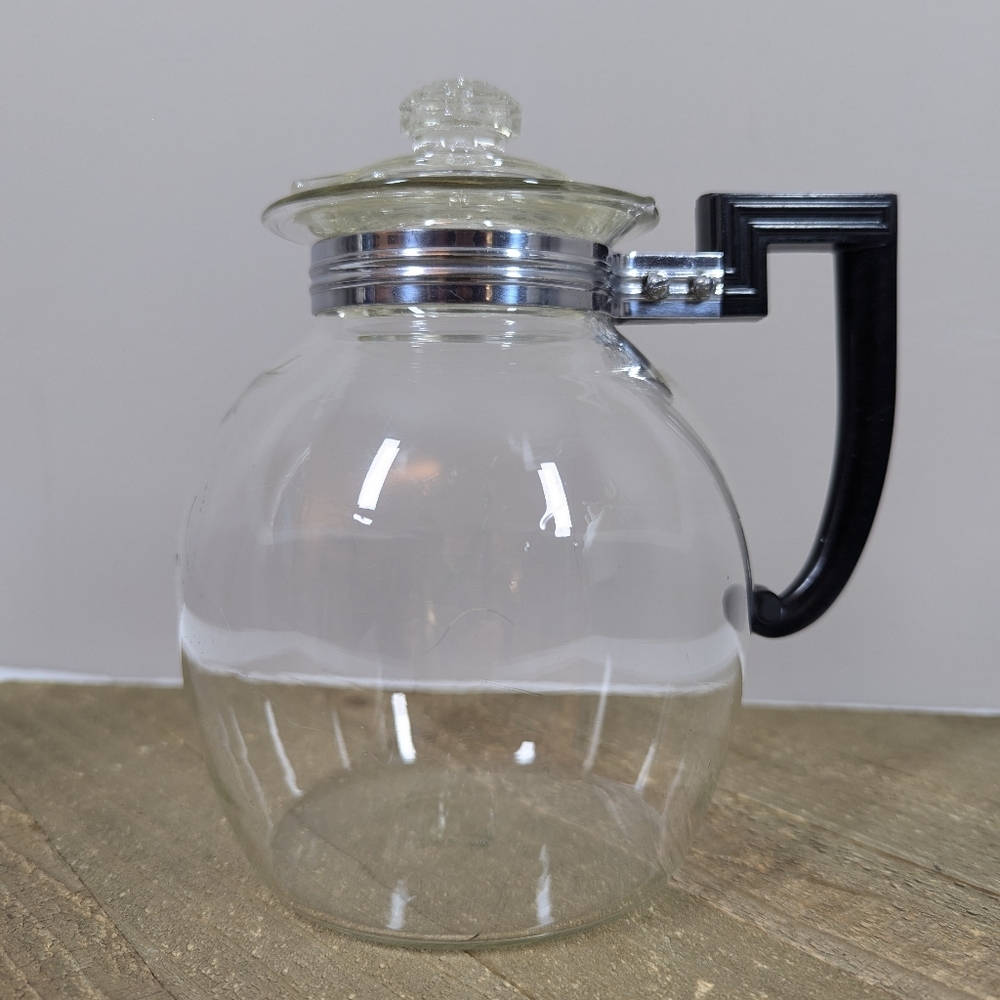Vintage Pyrex Flameware Coffee Pot 8 Cup 8466 with Lid & Black Handle Mid Centur